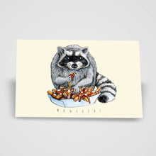 Charger l'image dans la galerie, Carte postale Raton laveur mangeant une poutine - Montréal