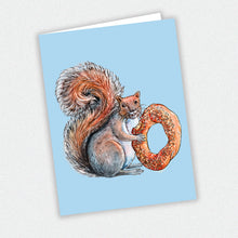 Charger l'image dans la galerie, Carte de souhaits - Écureuil mangeant un bagel - Montréal