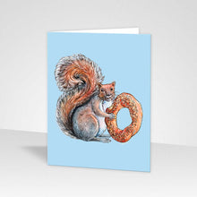 Charger l'image dans la galerie, Carte de souhaits - Écureuil mangeant un bagel - Montréal